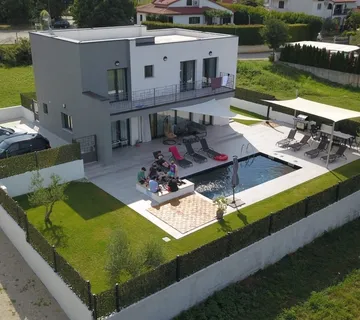 Samostojeća vila kod Poreča - cover