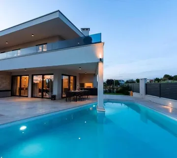 Moderna Vila u okolici poreča, prodaja - cover