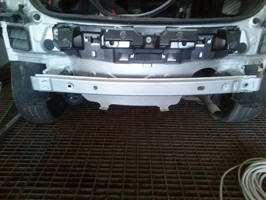 Citroen C3 zadnja greda branika 2016 god - cover