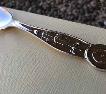 Žličica sa vlakićem od srebra - cover