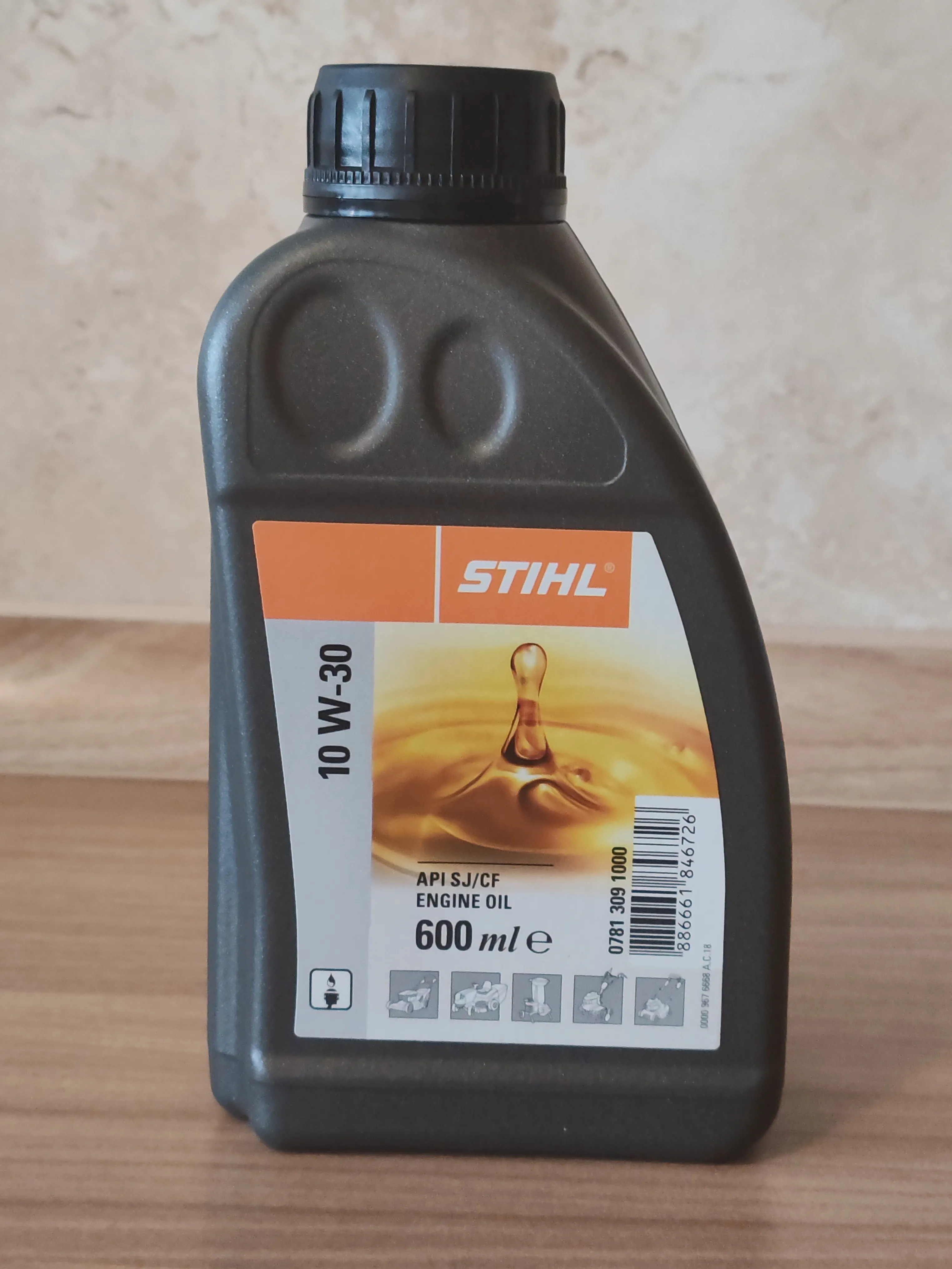 Motorno ulje STIHL 0,6 L 10W-30 - cover