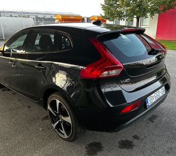 Volvo V40 D2 - cover
