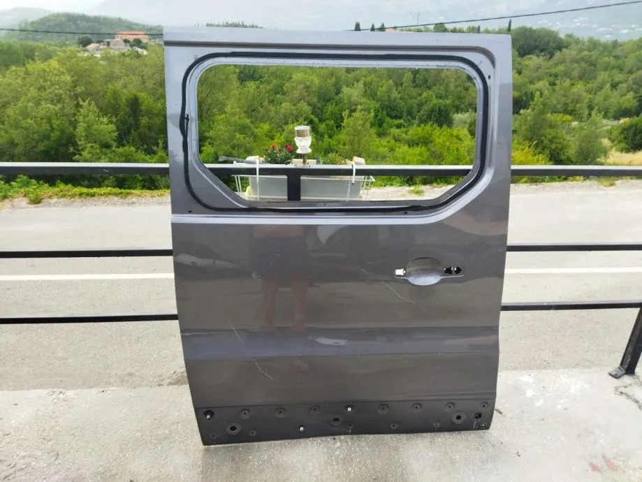 RENAULT TRAFIC-OPEL VIVARO 2018 BOČNA KLIZNA VRATA - cover