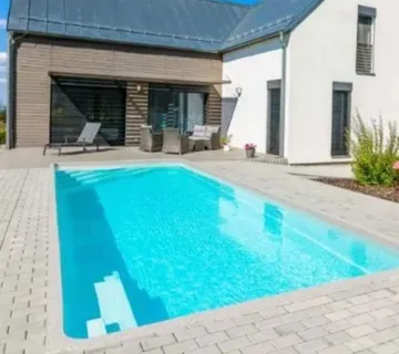 #AKCIJA# BAZEN KORALJNO STAKLO-KOMPOZIT 8.20 X 3.50 X 1.50 S OPREMOM - cover