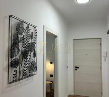 RIJEKA CENTAR - 2S+DB ZA NAJAM U ZGRADI SA LIFTOM (iznajmljivanje) - cover