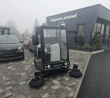 Čistilica // Čistać ulica /// Stroj za čišćenje ***NOVO*** - cover