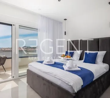 Šibenik, Vodice - Luksuzna vila na Jadranskoj obali - cover