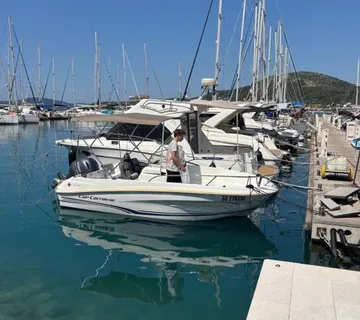 JEANNEAU CAP CAMARAT 5.5 CC u odličnom stanju! - cover