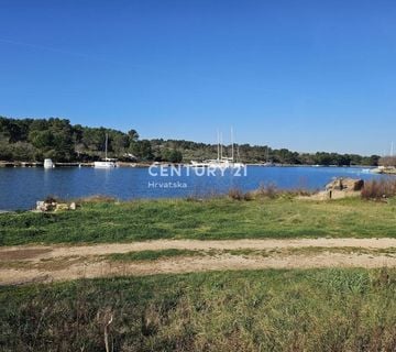 GRAĐEVINSKO ZEMLJIŠTE – PRVI RED UZ PROKLJANSKO JEZERO, BILICE - cover