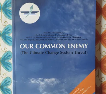 više autora - Our common enemy (The climate change system threat) - cover