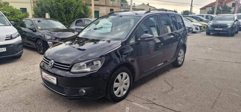 VW Touran 1,6 TDI - 140.000km - SERVISNA - NAVI - REG 1 GOD !!! - cover