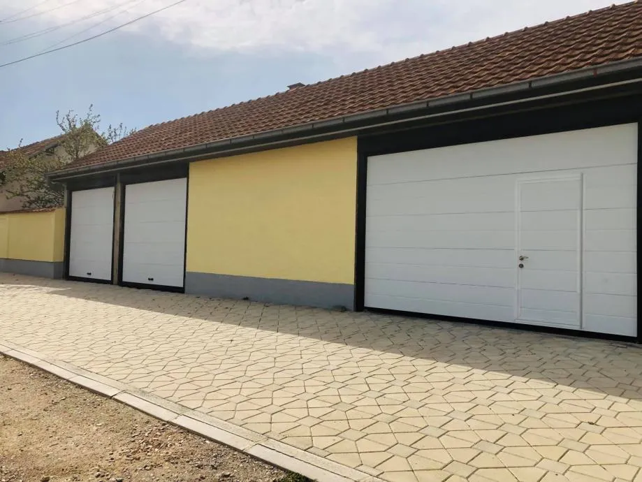 SEKCIJSKA GARAŽNA VRATA - NAJNIŽA CIJENA, NAJBOLJA KVALITETA - cover