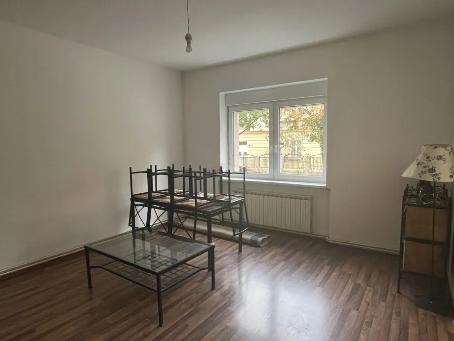 Zagreb, Petrova, 3-soban stan, visoko prizemlje! (prodaja) - cover