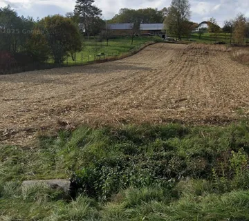 PRODAJEM GRAĐEVINSKO ZEMLJIŠTE - cover