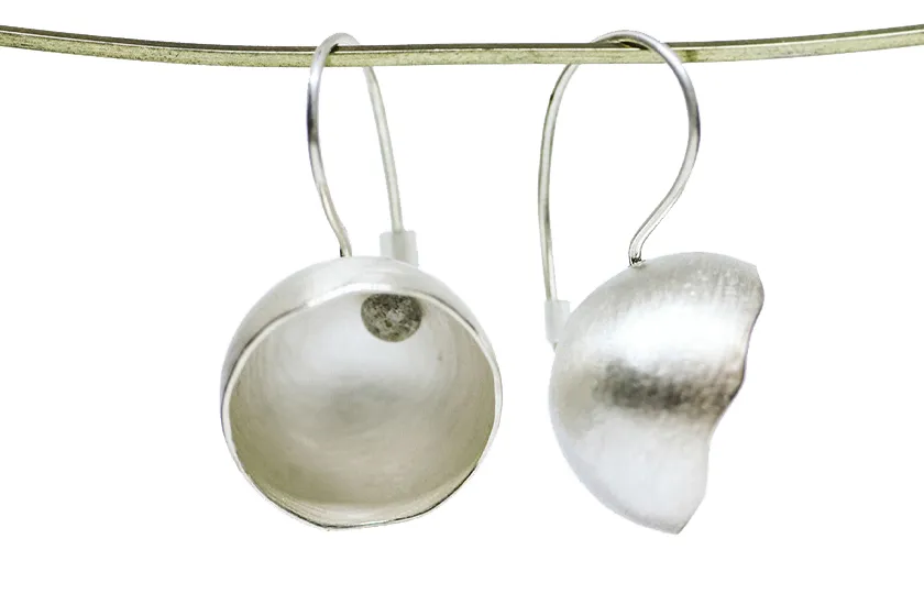 Oblutak naušnice - cover