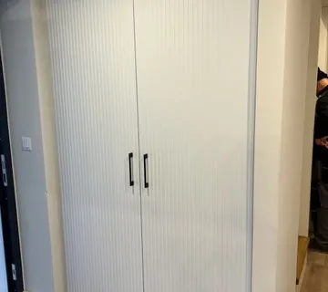 Ormar sa rebrastom 3D frontom - cover