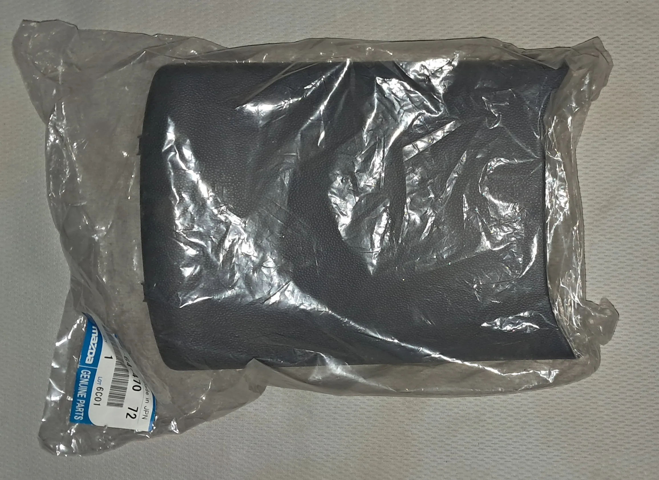 MAZDA 3 - Poklopac središnje konzole (stražnja strana) NOVO!!! - cover