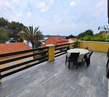 Prostrani apartman s pogledom na more, Mali Lošinj, predjel Poljana - cover
