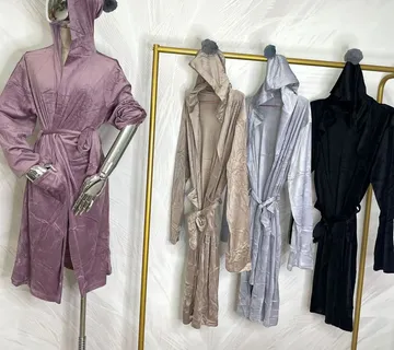 Plišani kupaonski ogrtači s kapuljačom i coflekom - cover