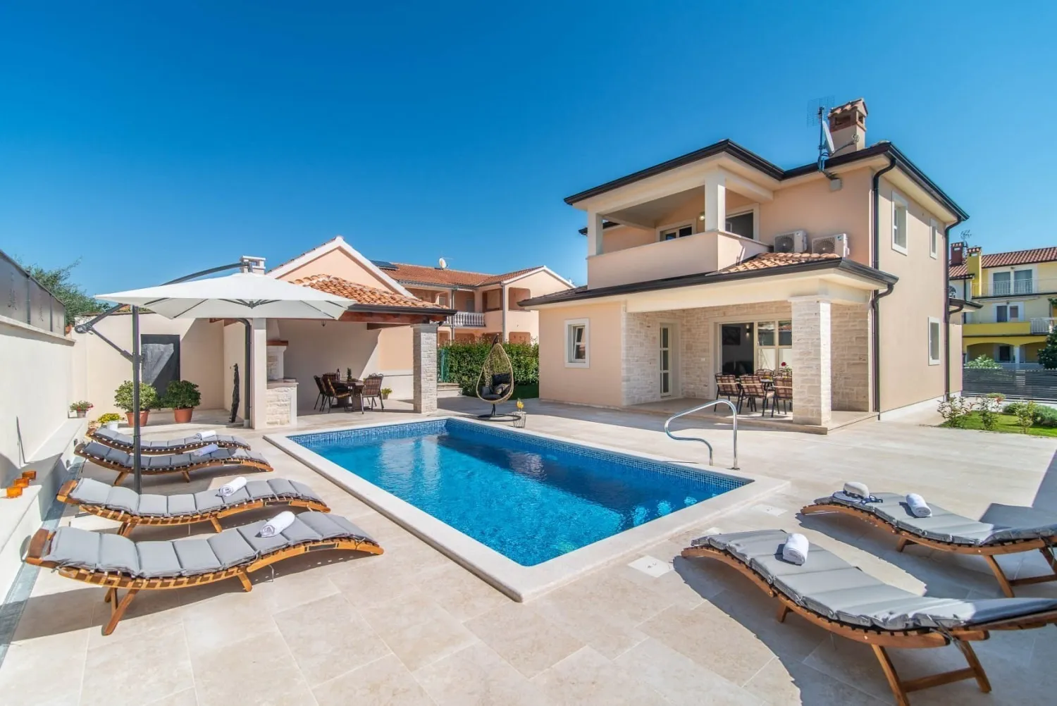 Poreč vila sa bazenom, cca 3 km od mora - cover