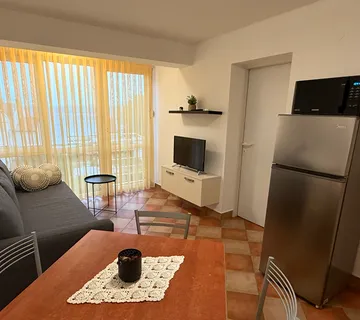 Apartmani Selce - 2+2 osobe - more 80 metara, parking - cover