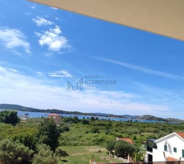 Vodice, novi stan sa pogledom na more i dva parkirna mjesta - cover