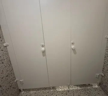 Sanitarne pregrade i kabine za wc - cover