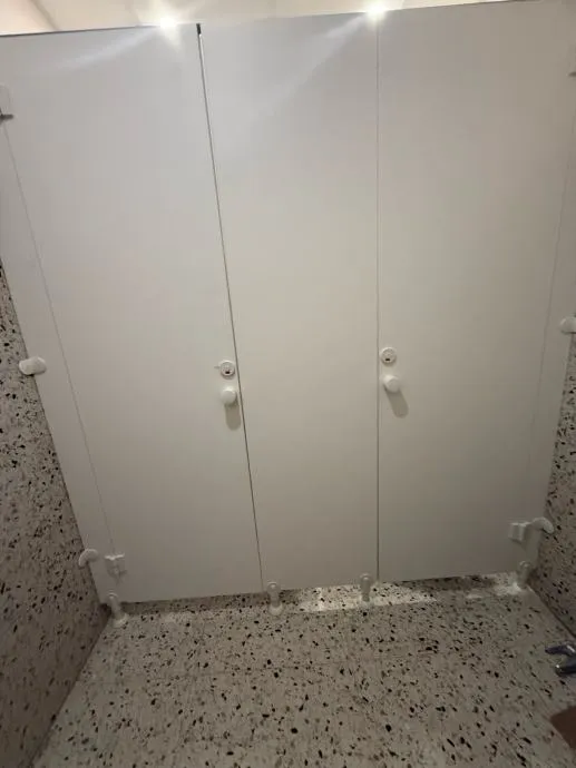 Sanitarne pregrade i kabine za wc - cover