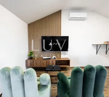 Sveti Ivan Zelina, jedinstvena kuća s bazenom i pogledom na prodaju - cover