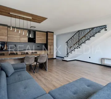 PRIVLAKA-KOMPLETNO NAMJEŠTENO! USELJIVO! (prodaja) - cover