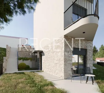 Podstrana – Studio s balkonom u novogradnji - cover