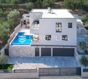 Split, Žrnovnica, villa s bazenom na mirnoj lokaciji - cover