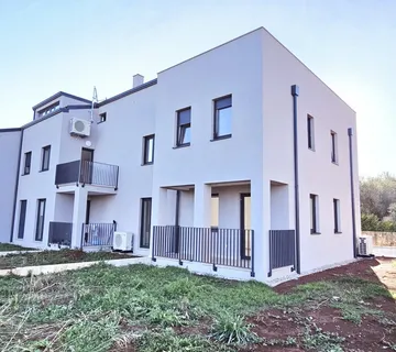 Prodaja – novogradnja 52,85 m² s terasom i pogledom na more - cover