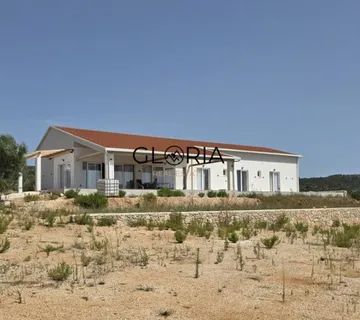 Vila s panoramskim pogledom na more 400 m2, na zemljištu od 20.000 m2 - cover