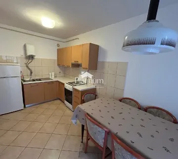 Istra, Pula, lijepi stan na prvom katu s dvije spavaće sobe (prodaja) - cover