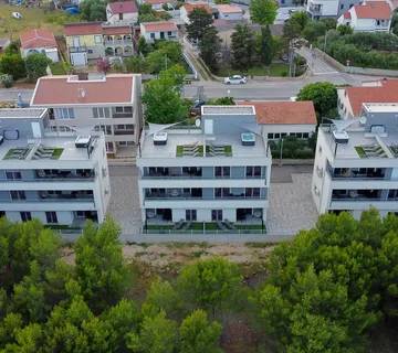 Apartmani U Stambenoj Zgradi - Vir