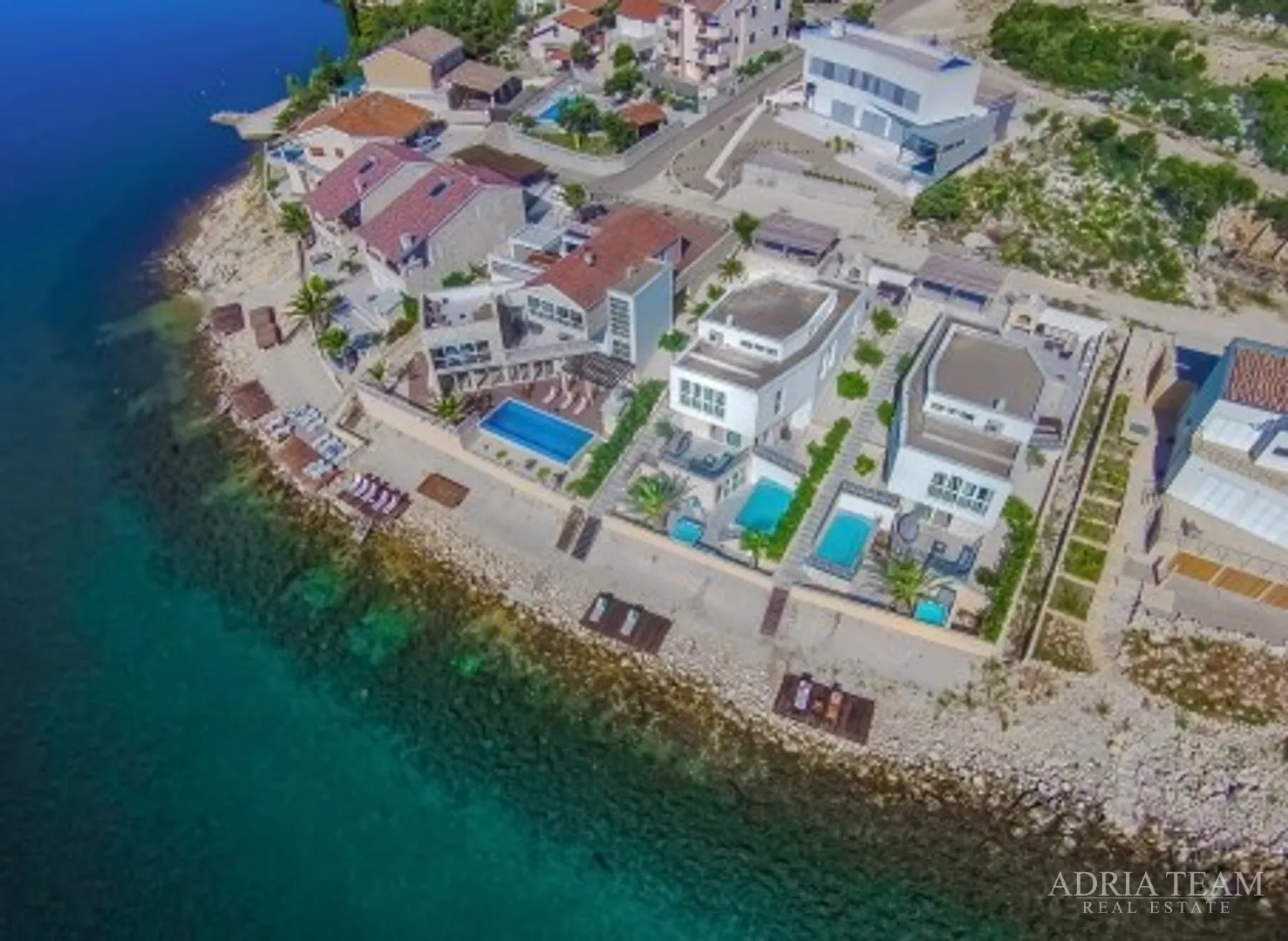 GRAĐEVINSKO ZEMLJIŠTE S POGLEDOM - cover