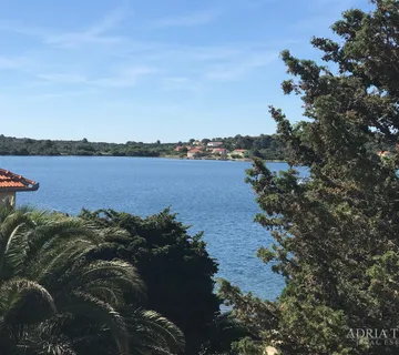 DVOSOBNI APARTMAN, 35 m OD MORA, VERUNIĆ - DUGI OTOK - Veli Rat, Sali