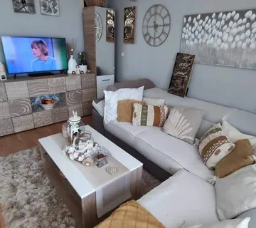 Studio Apartman, Izvrsna Prilika Za Poslovni Ili Stambeni Prostor - Stanovi, Zadar