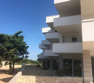 KUĆE U NIZU S VRTOM, 200 m OD PLAŽE!!! TOP LOKACIJA!! PAG - NOVALJA - cover