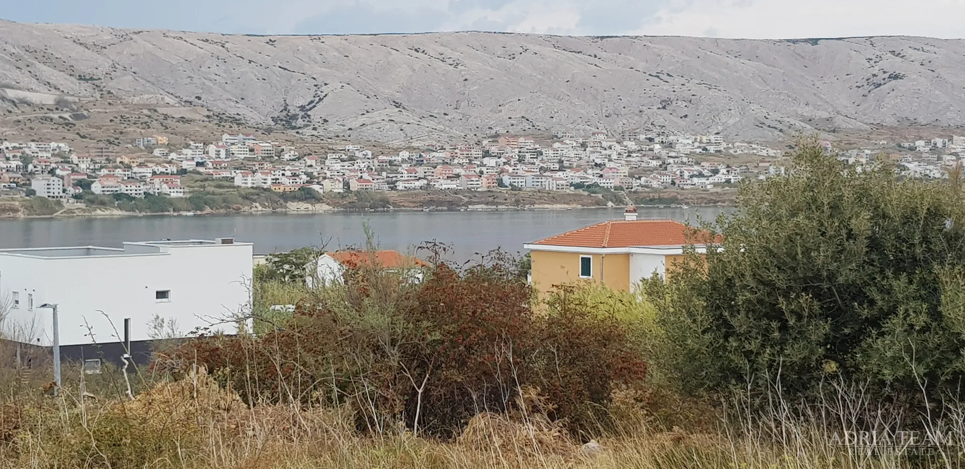 GRAĐEVINSKO ZEMLJIŠTE S POGLEDOM NA MORE, 200 m OD MORA, PAG - cover
