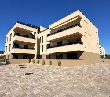 2 PROSTRANA APARTMANA, PRIVLAKA - cover