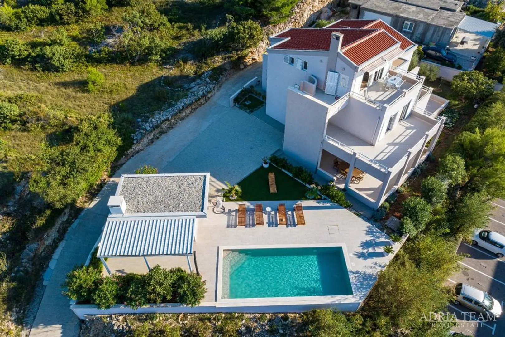 LIJEPA APARTMANSKA KUĆA S POGLEDOM NA MORE, NOVIGRAD - cover