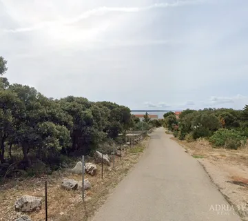 GRAĐEVINSKO ZEMLJIŠTE S POGLEDOM NA MORE, 400 M OD MORA, MANDRE - PAG - cover