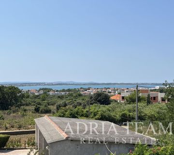 IZVRSNA PRILIKA!! GRAĐEVINSKO ZEMLJIŠTE - 2814 m2 - MIRNA I TIHA POZICIJA! POGLED NA MORE! VRSI - ZADAR - cover