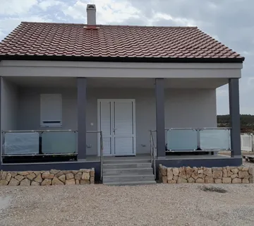 KUĆA U NOVOGRADNJI - RAŽANAC - cover