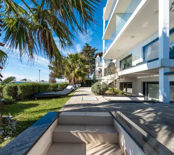 Apartmani U Prvom Redu Do Mora, Moderno Uređenje, Malo Korišteni, Bibinje