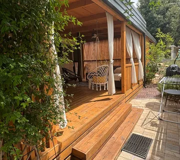 PRODAJE SE POTPUNO OPREMLJENA MOBILNA KUĆA – 70 m OD MORA Biograd na Moru – Camping Park Soline