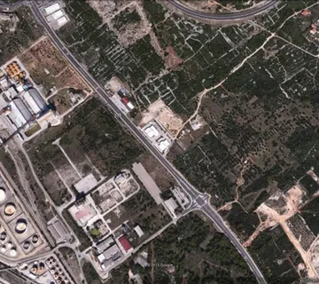 GRAĐEVINSKO ZEMLJIŠTE POSLOVNE NAMJENE, IZVRSNA TRANZITNA POZICIJA! GAŽENICA - ZONA BARBARIČINE - cover