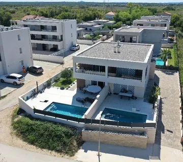 JESENSKA AKCIJA! KUĆA ZA ODMOR  S BAZENOM, 120 m OD MORA, NIN - ZADAR - cover